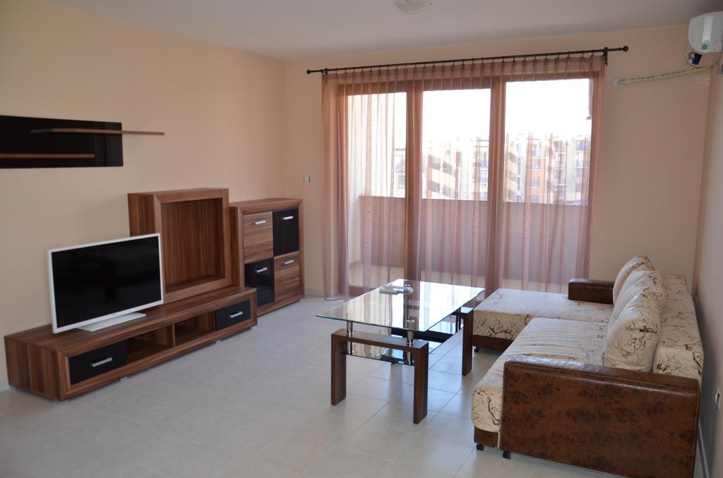 Apartments In Complex Chateau Nessebar Sveti Vlas Exteriör bild