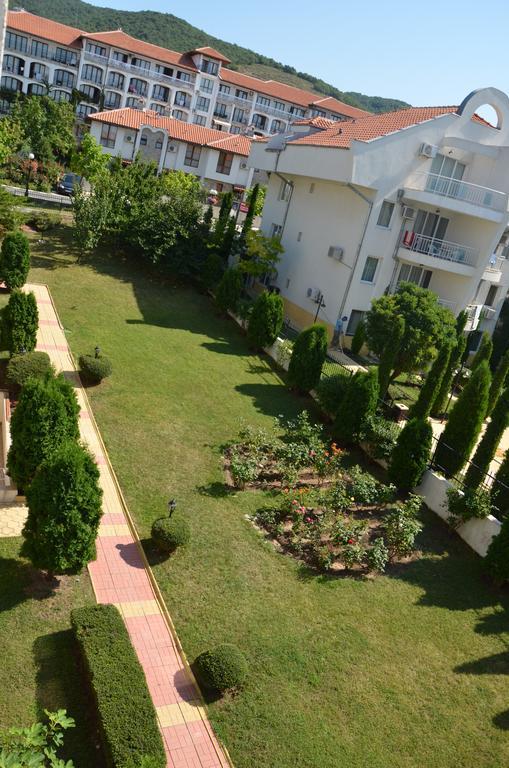 Apartments In Complex Chateau Nessebar Sveti Vlas Exteriör bild