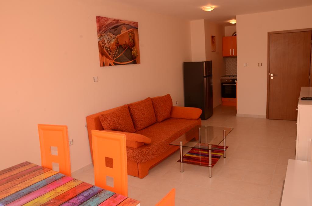 Apartments In Complex Chateau Nessebar Sveti Vlas Exteriör bild